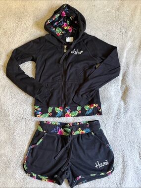 Matching Black Hoodie & Shorts Hawaii Set with Floral Trim